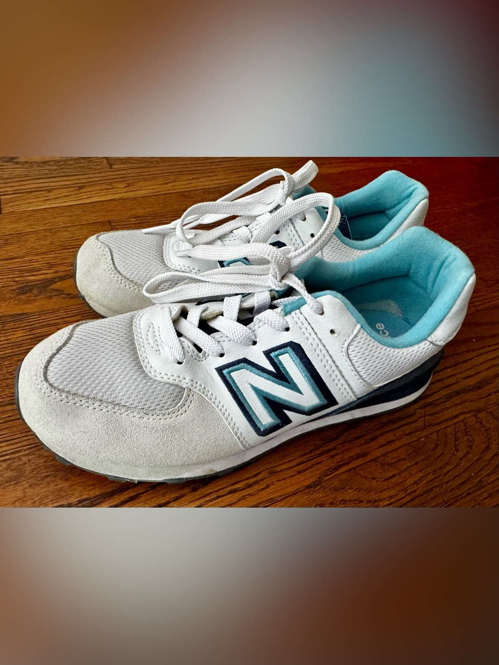 New Balance 574 White, Navy & Teal (Big Kids Size 5) Sneakers